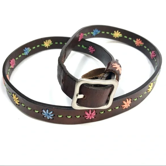 Dockers Brown Leather Floral Embroidered Silver Buckle Belt s-l400.jpg main image 4